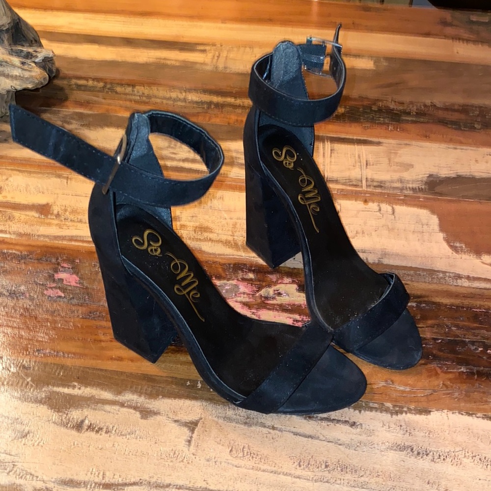 3 item bundle for $15✨chunky black heels size 7